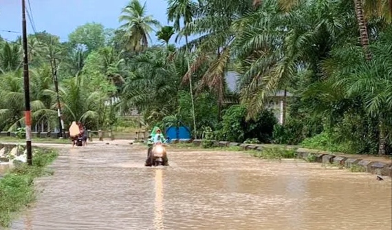Talud Sungai Blang Buloh Longsor Diterjang Banjir, Warga Blang Mangat Lhokseumawe Terancam