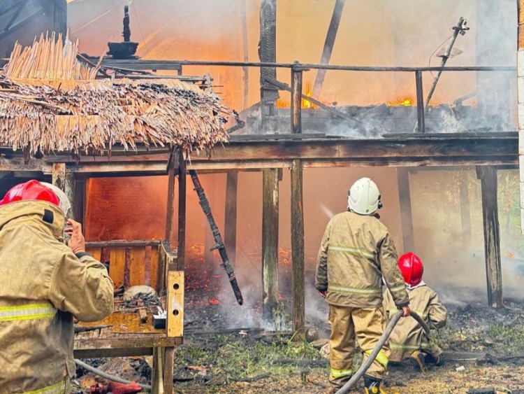 Ditinggal Mudik, Dua Rumah di Sibreh Terbakar