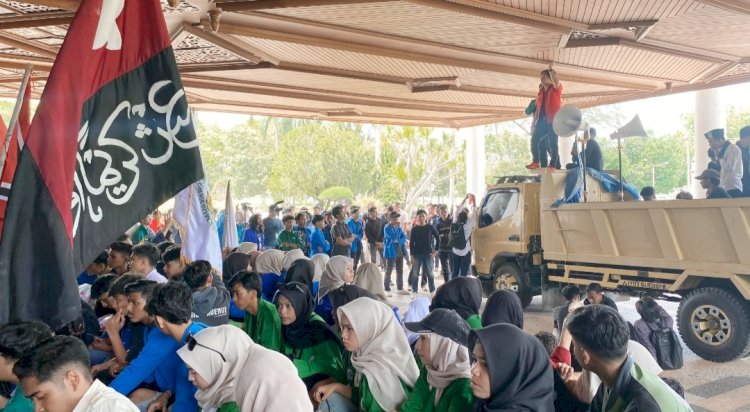 Massa GAM Desak Prabowo Copot Tito dan Kembalikan 4 Pulau Milik Aceh