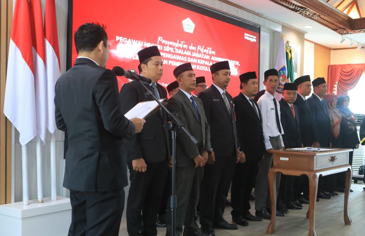Lantik Belasan Administrator dan Pengawas, Wali Kota Lhokseumawe Sebut Jabatan Tak Dipungut Biaya