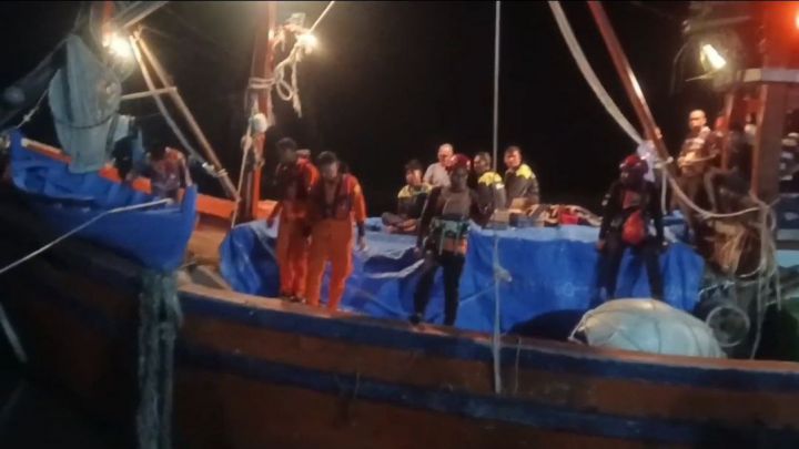Kapal Nelayan Aceh Timur Tenggelam di Selat Malaka, 2 ABK Hilang