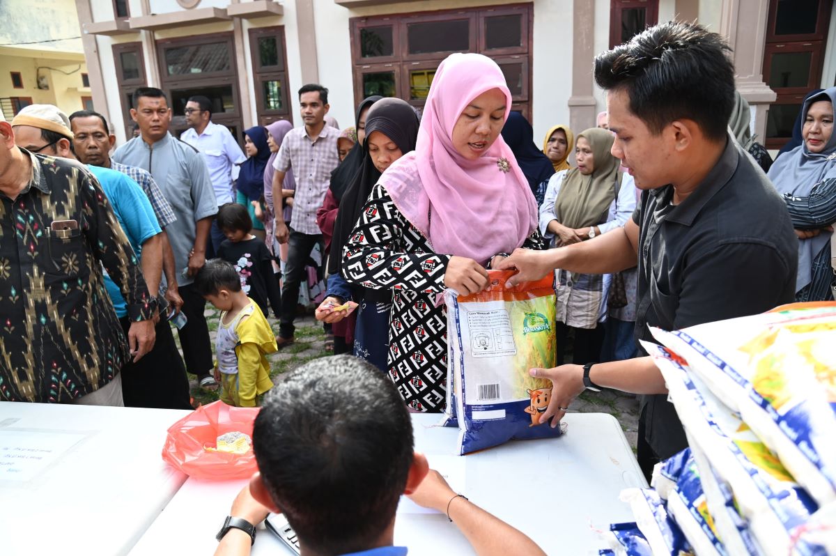 Antisipasi Lonjakan Harga, Pemerintah Gelontorkan 4,9 Ton Beras Bersubsidi di Aceh Besar