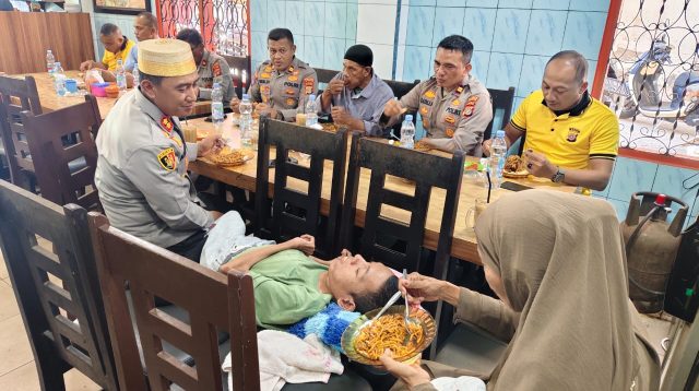 Kapolres Lhokseumawe Jamu Pemuda Disabilitas Asal Aceh Utara makan Mie Banglades, Wujud Kepedulian dan Empati Sosial