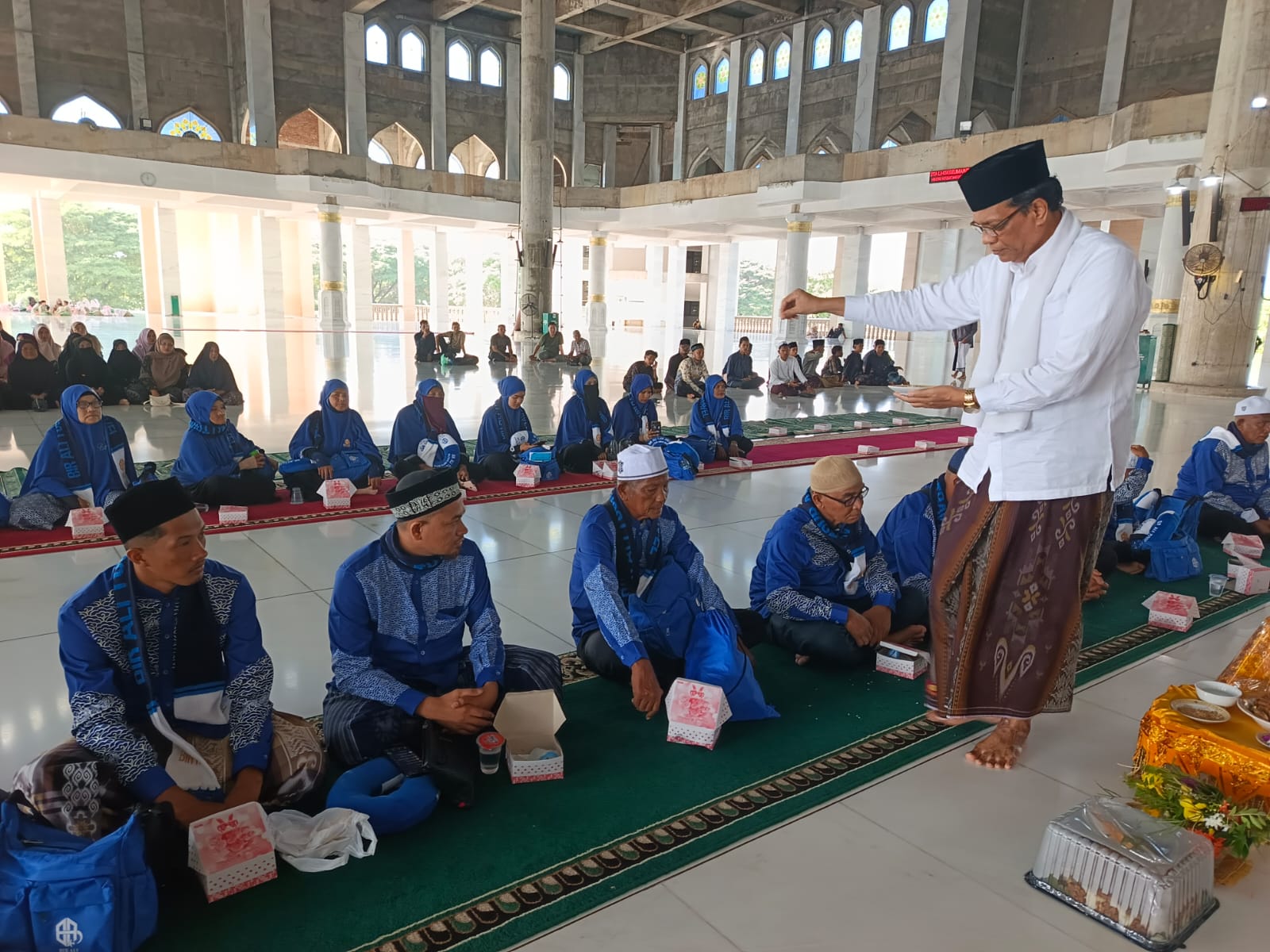 PT. Bir Ali Berangkatkan Kloter 49 Umrah Pascahaji, Jamaah Tertua 77 Tahun dan Termuda 9 Tahun