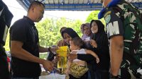 Ratusan Warga Miskin Terima Bantuan Sembako