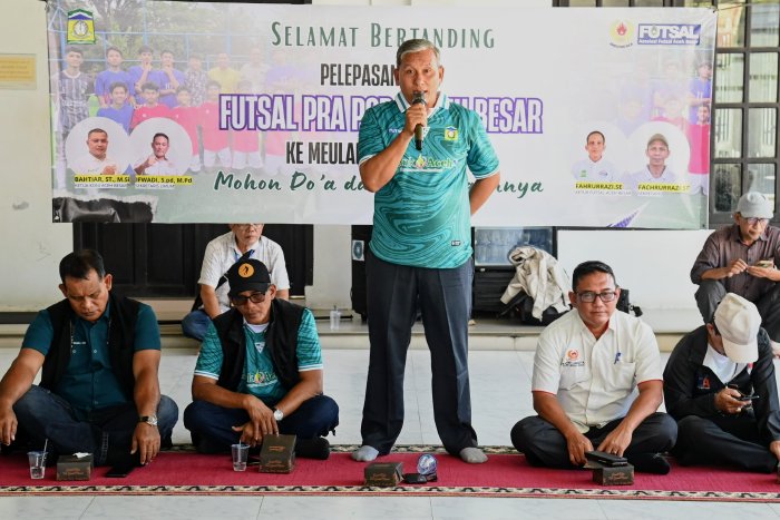 Kadisparpora Aceh Besar Lepas Tim Futsal ke Pra PORA Meulaboh 2025
