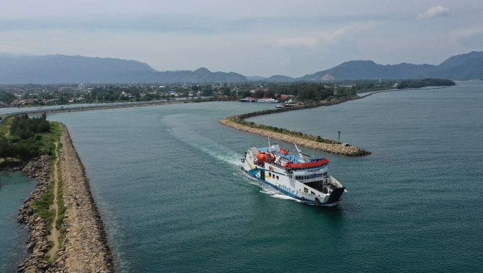 Rentetan Insiden “Lompat Kapal” KMP Aceh Hebat 2