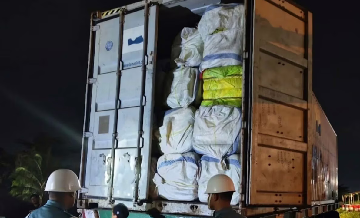 TNI AL Gagalkan Penyelundupan Enam Kontainer Ballpress Asal Malaysia
