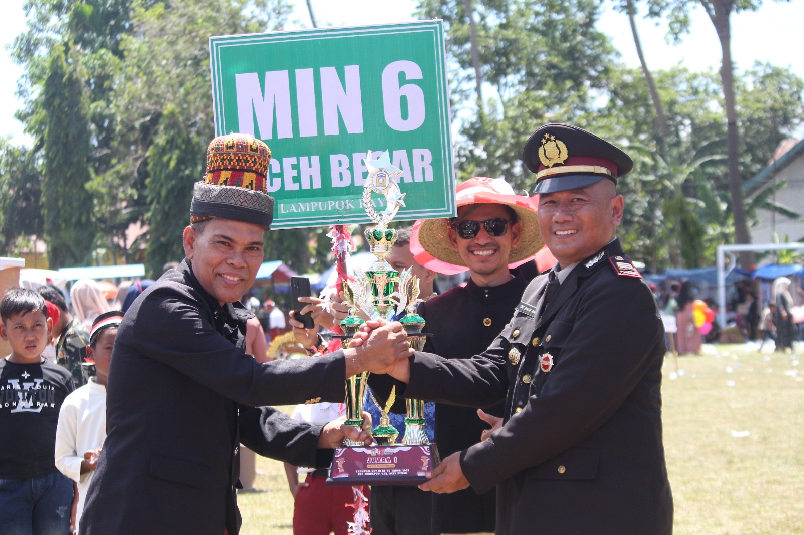 MIN 6 Aceh Besar Sabet Juara 1 Karnaval HUT RI ke-80 di Indrapuri