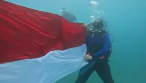 Merah Putih Berkibar di Dasar Laut Aceh Besar