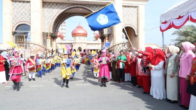 Semarak Pawai HUT RI ke-80, Bunda PAUD Aceh Barat Lepas Ribuan Anak TK