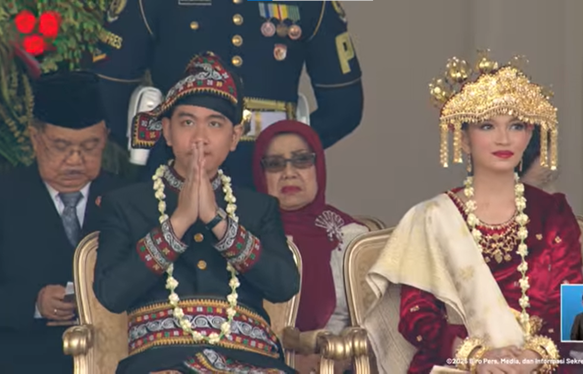 Gibran Kenakan Baju Adat Gayo, AHY Aceh