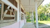 Puluhan Siswa Bertaruh Nyawa di Sekolah Reyot, SMP Satap Pulau Siumat Hampir Dua Dekade Tak Direhab