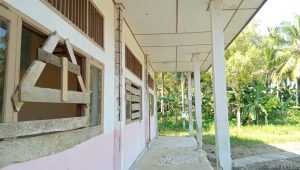 Puluhan Siswa Bertaruh Nyawa di Sekolah Reyot, SMP Satap Pulau Siumat Hampir Dua Dekade Tak Direhab