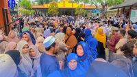 Ribuan Jamaah Iringi Keberangkatan Abu Hasballah Ketapang untuk Umrah Bersama Kloter 51 PT Bir Ali Tour & Travel