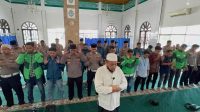 Polisi di Lhokseumawe dan Ojek Online Gelar Sholat Ghaib Untuk Almarhum Affan Kurniawan