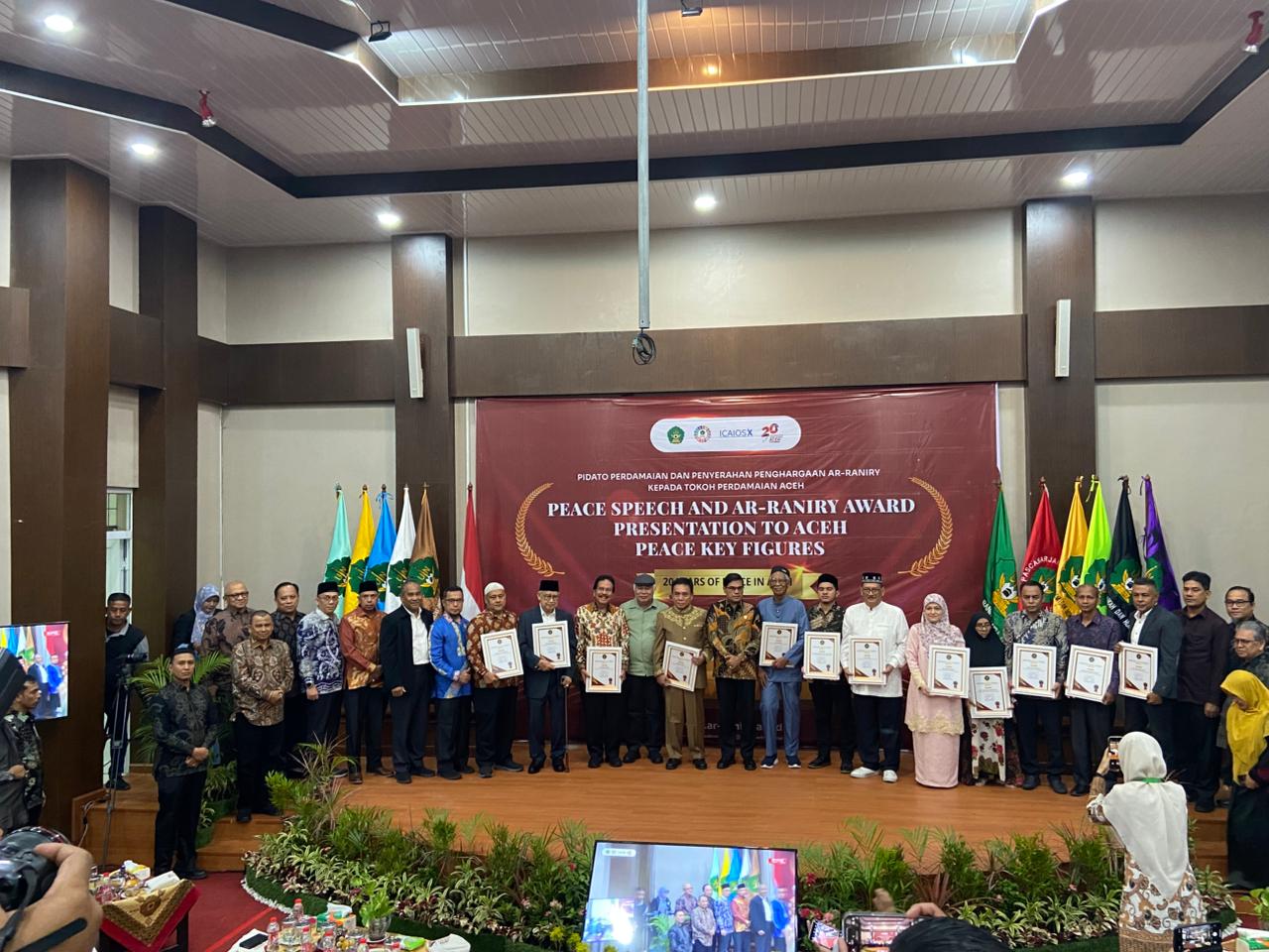 JK dan 23 Tokoh Terima Penghargaan Perdamaian di Peringatan 20 Tahun Damai Aceh
