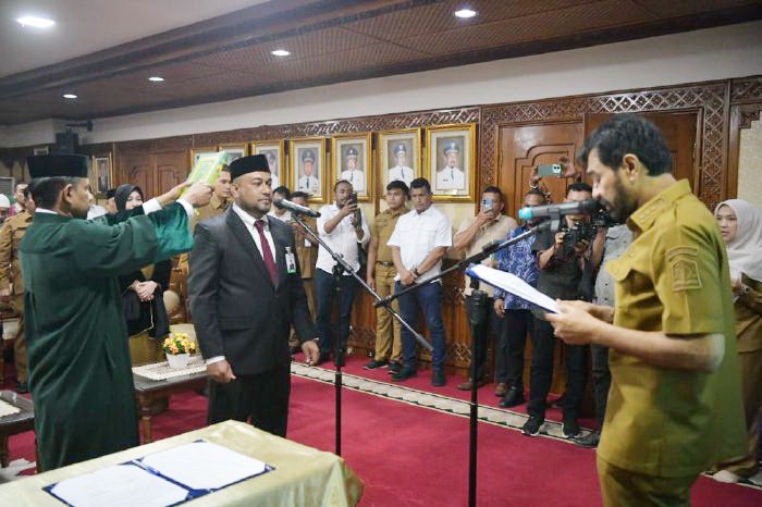 Gubernur Aceh Lantik Direktur Utama PT Bank Aceh Syariah