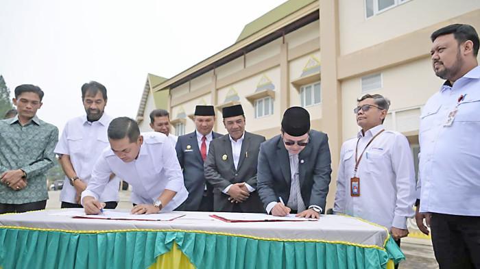 Gubernur Aceh Mualem Serahkan RS Regional Takengon Jadi Aset Pemkab Aceh Tengah