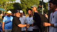 Bagikan Medali, Bupati Aceh Besar Semangati Atlet Muda Panahan PORKAB 2025