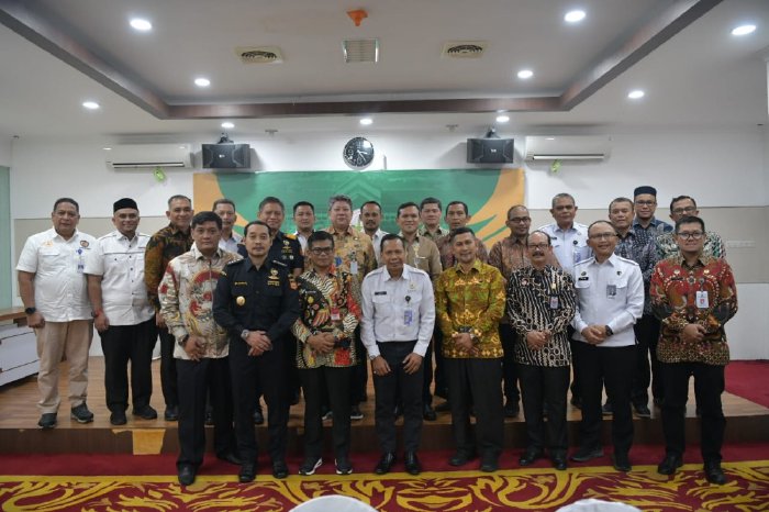 Wagub Fadhlullah Hadiri Rapat Koordinasi, Bahas Rencana Operasional Pelayaran Krueng Geukueh-Penang