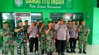 HUT TNI ke-80: Kapolsek Dewantara dan Koramil 03 Pererat Sinergitas Lewat Kejutan Kue Ulang Tahun