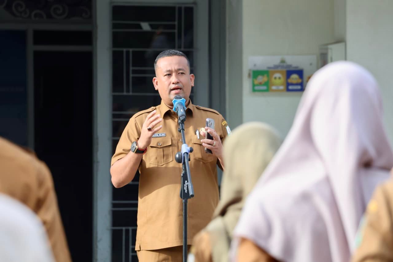 Sekretaris Dinsos Aceh Pimpin Apel, Ingatkan Disiplin dan Profesionalisme