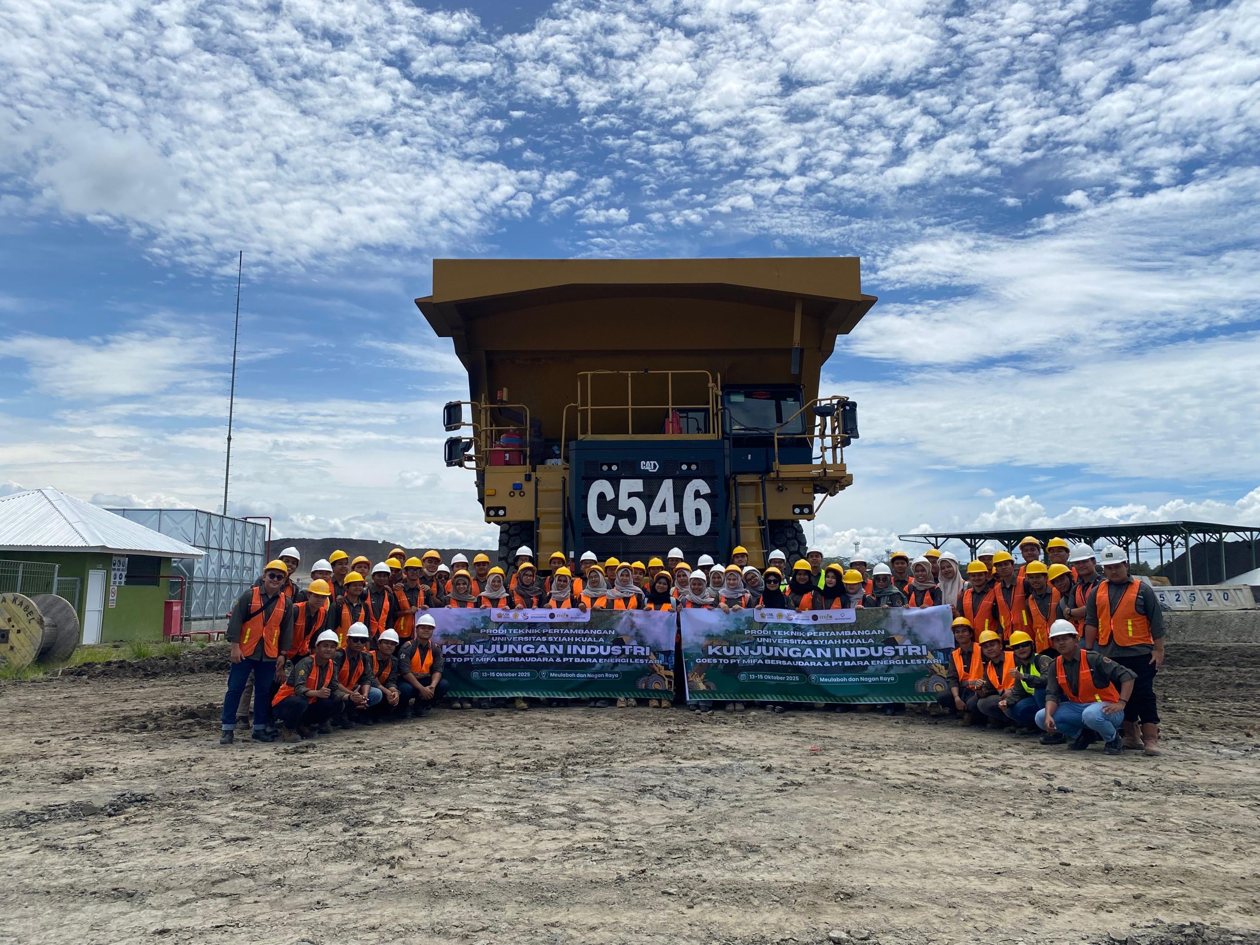Mahasiswa Teknik Pertambangan USK Laksanakan Kunjungan Industri ke PT Mifa Bersaudara dan PT Bara Energi Lestari