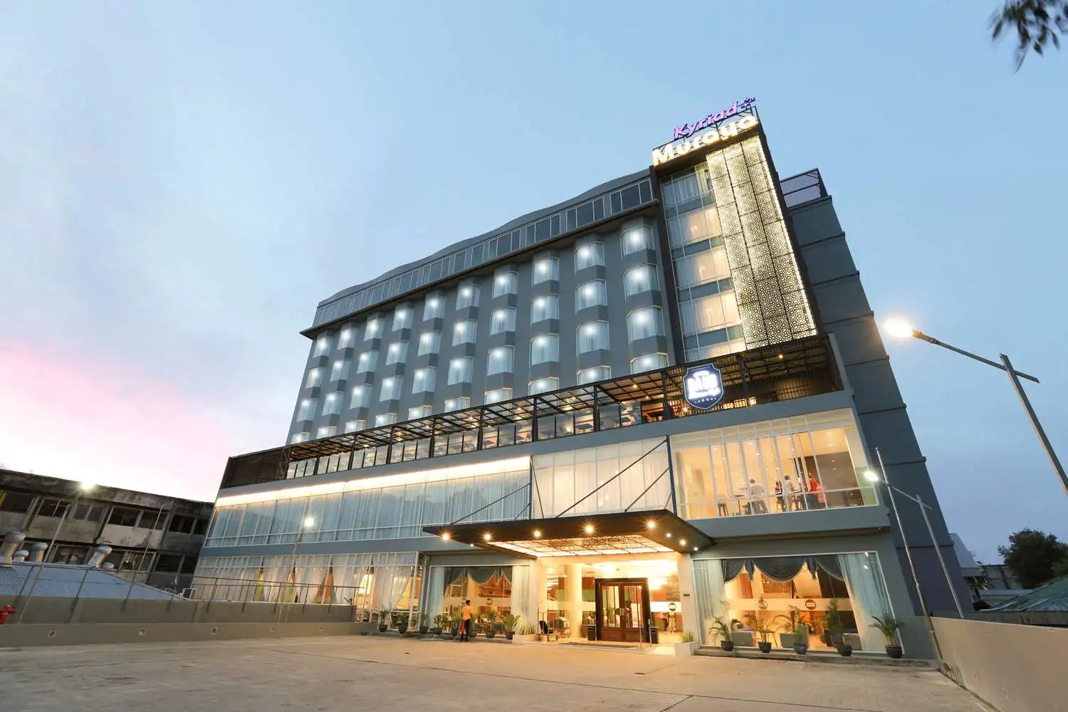 Mati Padam, Sejumlah Warga Banda Aceh Pilih Menginap di Hotel