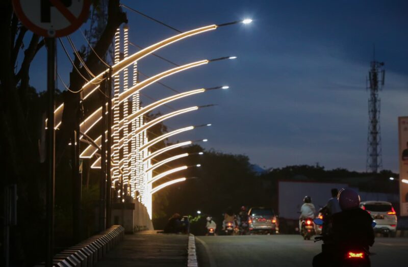 Pemko Banda Aceh Pasang 456 Lampu LED, Kota Kini Semakin Terang dan Indah di Malam Hari