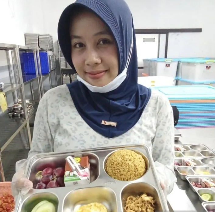 Rayakan HUT Prabowo, SPPG sajikan nasi goreng telur secara serentak