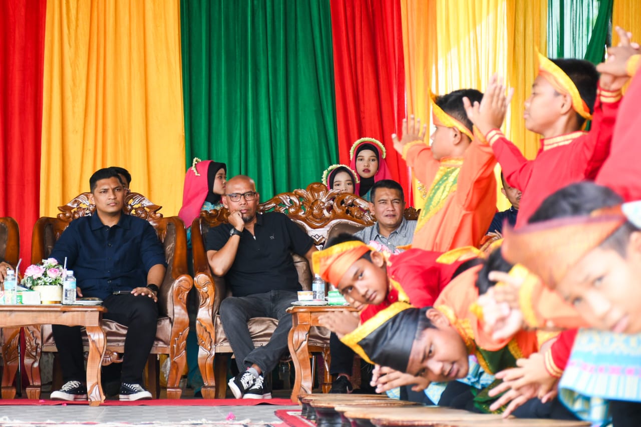 Bang Afdhal Tinjau Program Seniman Masuk Sekolah di SMPN 2 Banda Aceh