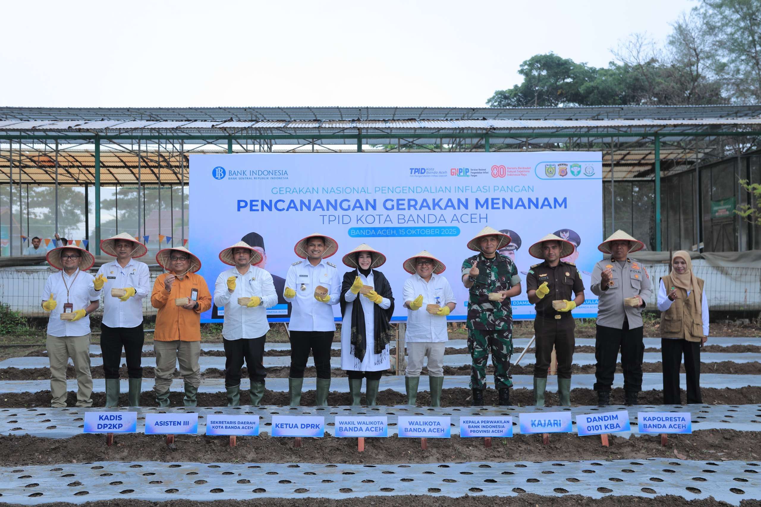 Banda Aceh Kendalikan Inflasi Lewat Penanaman Bibit Bawang
