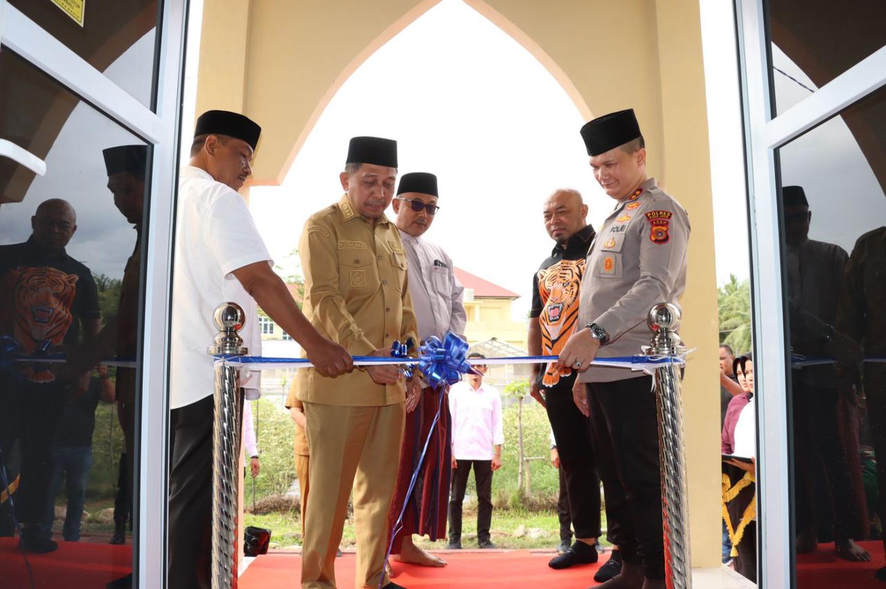 Kapolres Pidie Jaya Resmikan Masjid Al-Fahri