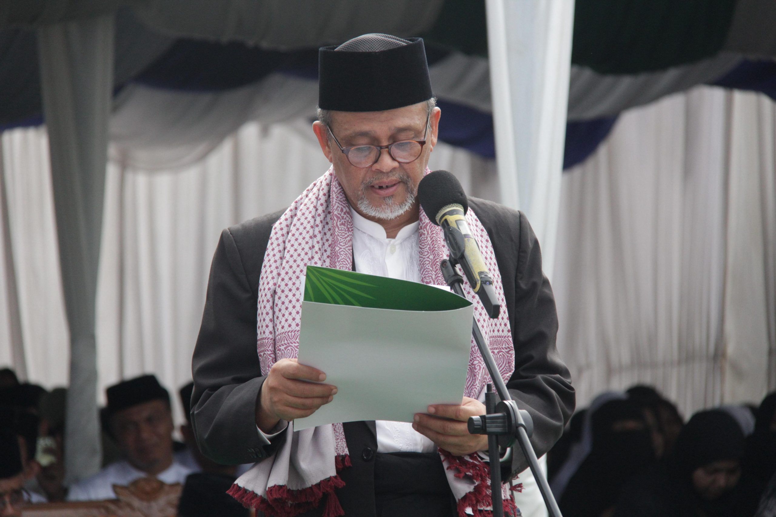 Kakankemenag Kota Banda Aceh Jadi Pembina Upacara Hari Santri Nasional 2025