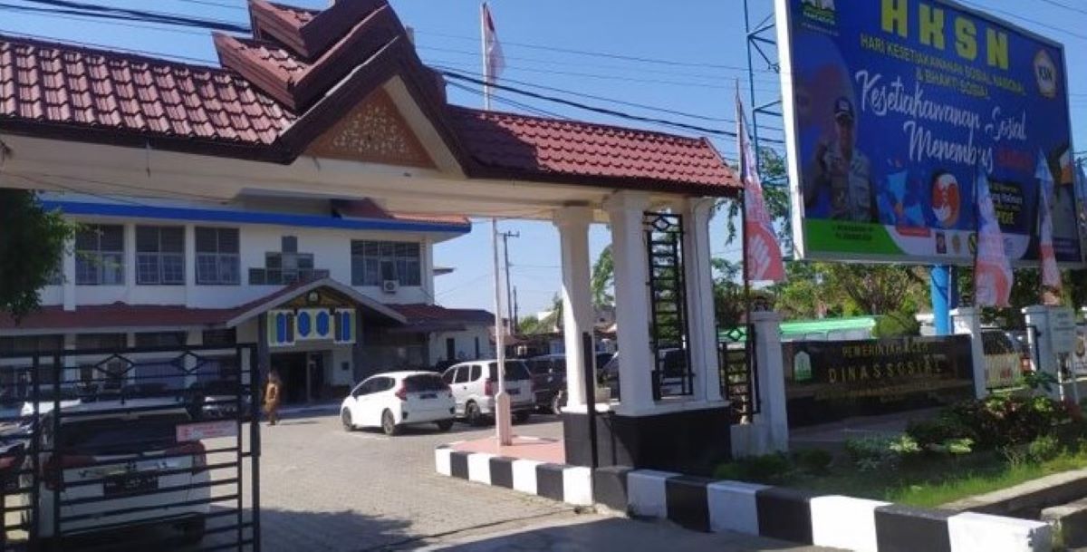 Mantan Kadinsos Aceh Kembalikan Mobil Dinas, Ruangan Kini Terbuka Mantan Kadinsos Aceh Kembalikan Mobil Dinas, Ruangan Kini Terbuka