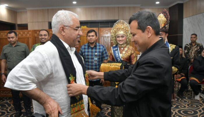 Wakil Gubernur Aceh Sambut Dubes Bahrain Di Bandara SIM Wakil Gubernur Aceh Sambut Dubes Bahrain Di Bandara SIM