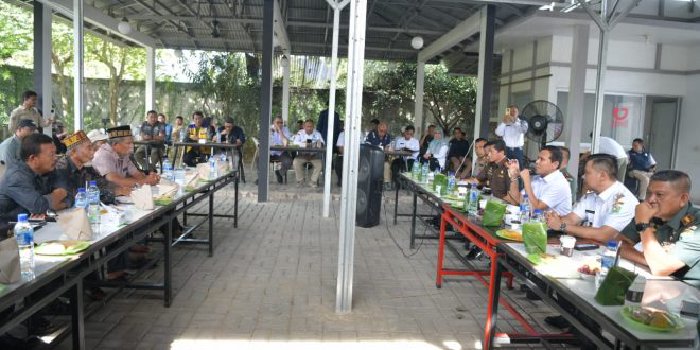 Wagub Fadhlullah Tampung Keluhan Pemilik Lahan Garapan di Jalan Tol Seksi Padang Tiji-Seulimuem Wagub Fadhlullah Tampung Keluhan Pemilik Lahan Garapan di Jalan Tol Seksi Padang Tiji-Seulimuem