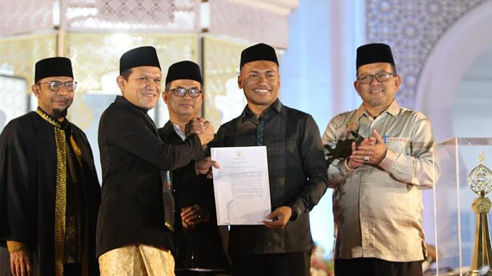 Mualem Tunjuk Kabupaten Abdya Sebagai Tuan Rumah MTQ 2027
