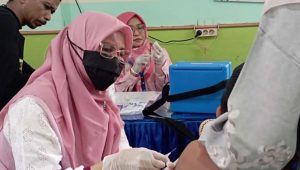 Ratusan murid madrasah ikut Bulan Imunisasi Anak Sekolah di Banda Aceh