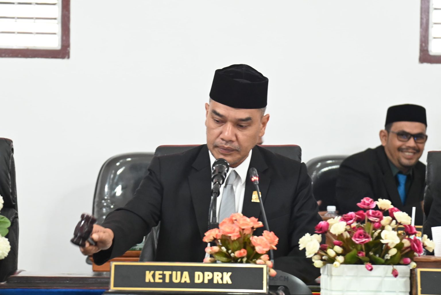 Ketua DPRK Aceh Besar Tegaskan Pentingnya Ketepatan Waktu Penyusunan APBK 2026