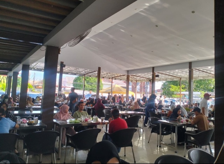 Listrik Masih Padam di Banda Aceh sekitarnya, Warga Aceh Serbu Warkop