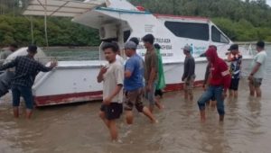 Kapal Ambulans Kandas di Pulo Aceh