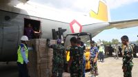Hercules TNI Angkut 4 Ton Bansos ke Aceh