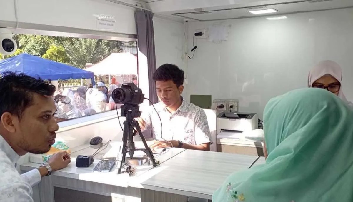Antusias warga urus paspor manfaatkan mobil layanan imigrasi di CFD Banda Aceh