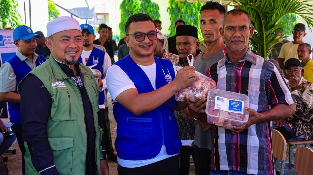 Islamic Relief Indonesia dan Baitul Mal Lhokseumawe kembali menyalurkan amanah kurban pada hari keempat Tasyrik Iduladha 1447 Hijriah dengan menambah 5 ekor sapi kurban, tahun ini mencapai 33 ekor sapi kurban untuk masyarakat di Kota Lhokseumawe, Aceh. Sabtu, 30 Mei 2026. Foto: Dok Islamic Relief