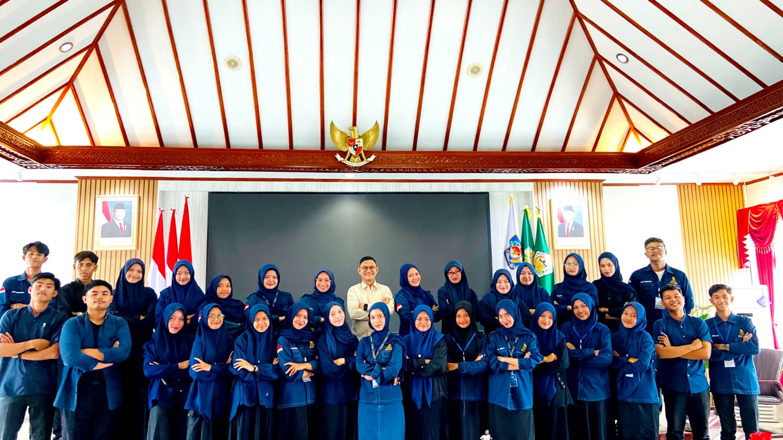 Lembaga Pers Mahasiswa (LPM) Al-Kalam sukses menyelenggarakan Workshop Jurnalistik Tahun 2026 di Aula Sekretariat Daerah Kota (Setdako) Lhokseumawe, Sabtu (4/7/2026). Foto :Dok Al-Kalam