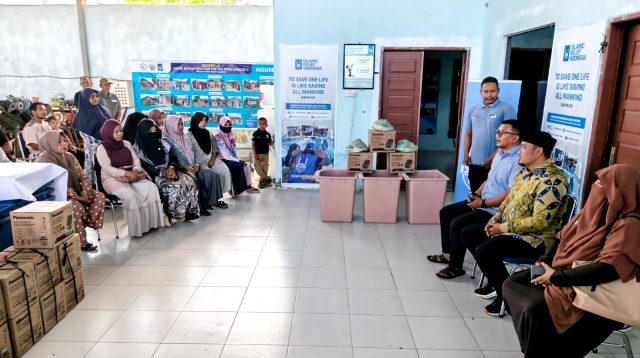 Islamic Relief Indonesia dan Baitul Mal Lhokseumawe Serahkan 20 Paket Peralatan Tambahan Untuk Rumah Layak Huni Aman Gempa Horph-4 di Lhokseumawe. Rabu, 26 Agustus 2026. Foto:Dok Ist